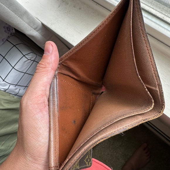 Louis Vuitton Wallet - Picture 4 of 5